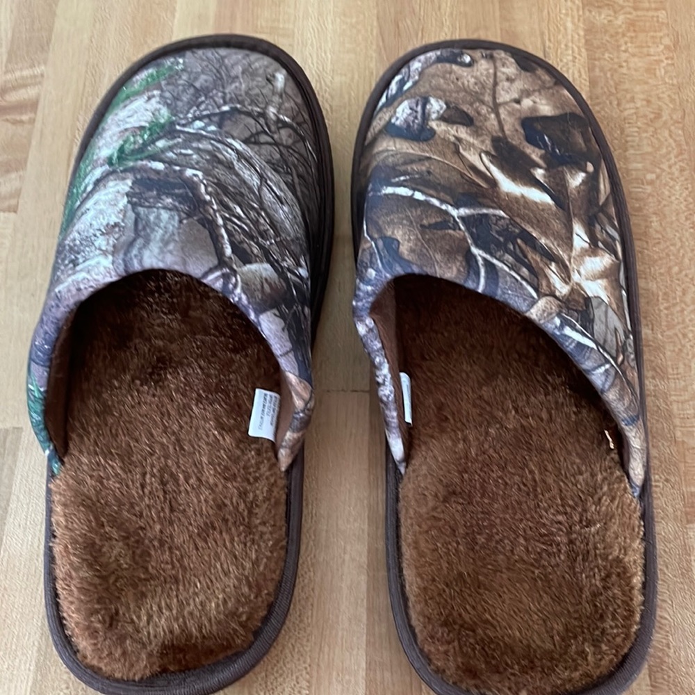 Men’s Camo House Shoes